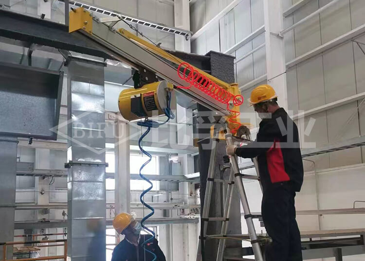 特殊金屬材料氣動平衡吊案例