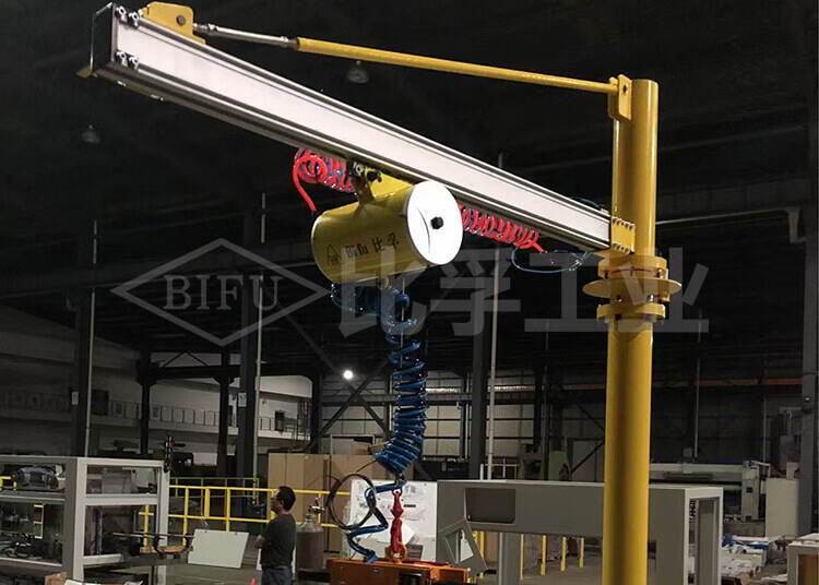 零部件搬運氣動平衡吊案例