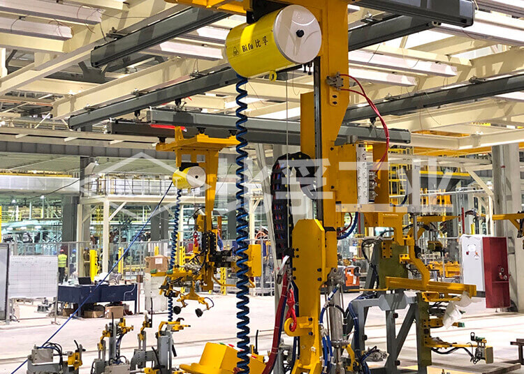 汽車主機廠裝配線氣動平衡吊案例