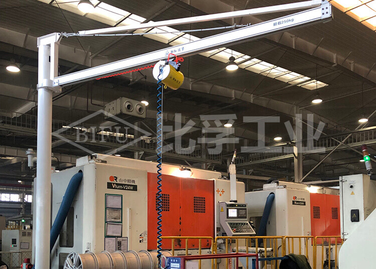 重卡輪轂上下線氣動平衡吊案例